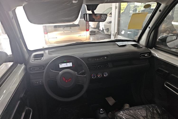 Used Wuling Zhiguang New Energy 2025 Comfort Model Center Console