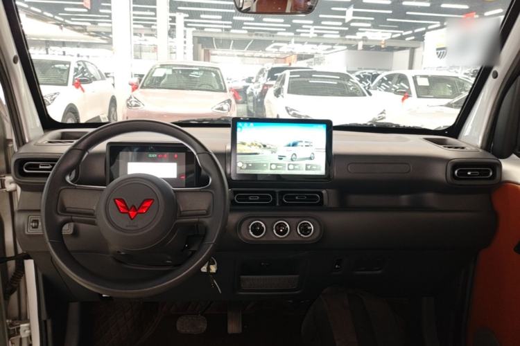 Used Wuling Zhiguang New Energy 2025 Comfort Model Center Console