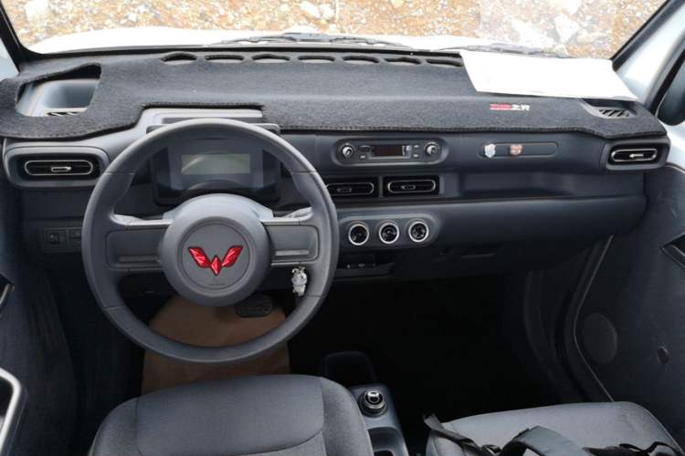 Used Wuling Zhiguang New Energy 2025 Comfort Model Center Console