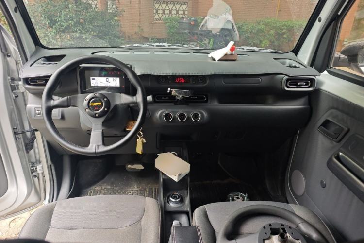 Used Wuling Zhiguang New Energy 2025 Standard Model Center Console