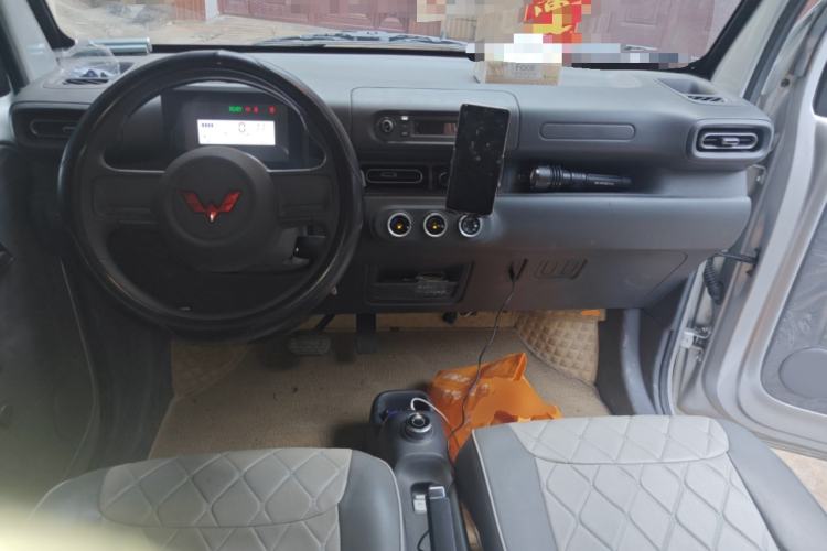 Used Wuling Zhiguang New Energy 2025 Comfort Model Center Console