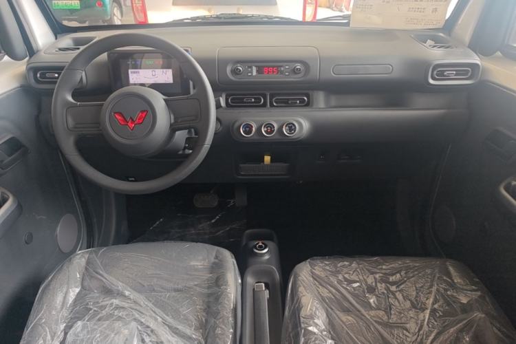 Used Wuling Zhiguang New Energy 2025 Comfort Model Center Console