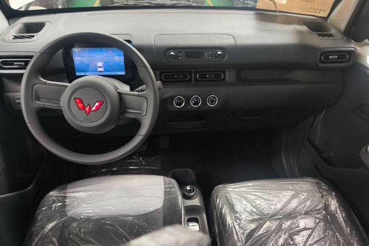 Used Wuling Zhiguang New Energy 2025 Model 305km Ambitious Edition Center Console
