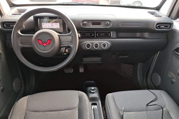 Used Wuling Zhiguang New Energy 2025 Comfort Model Center Console