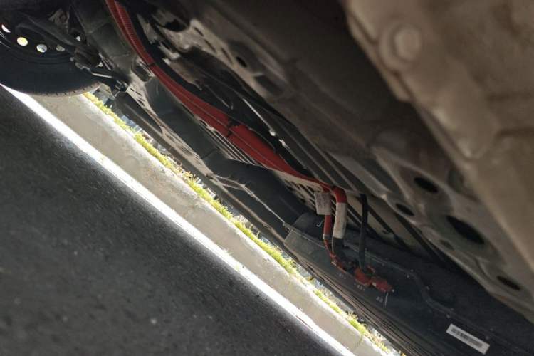Used Wuling Zhiguang New Energy 2025 Standard Model Chassis Front Left