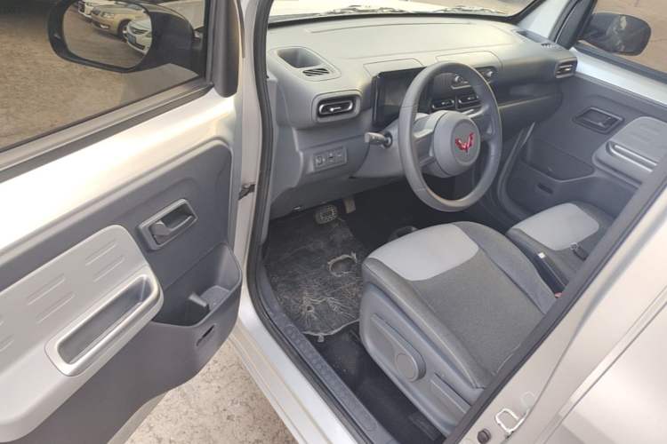 Used Wuling Zhiguang New Energy 2025 Model 305km Ambitious Edition Driver Seat