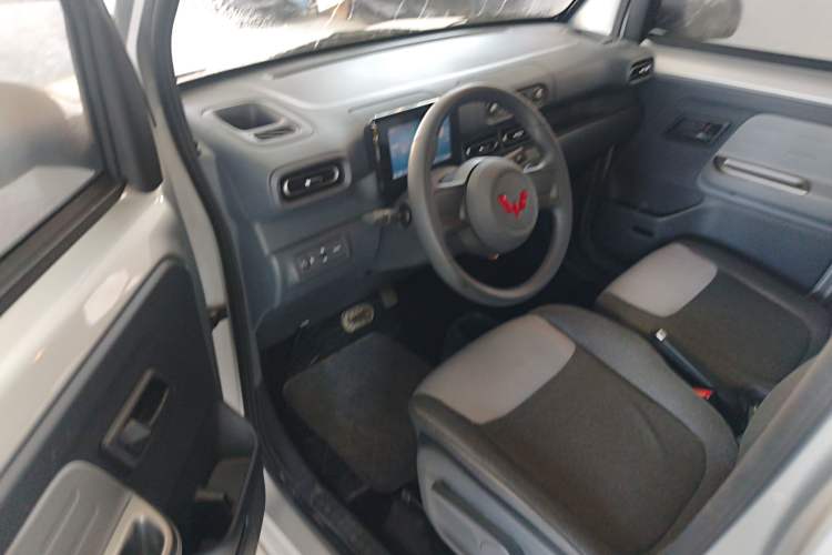 Used Wuling Zhiguang New Energy 2025 Model 305km Ambitious Edition Driver Seat