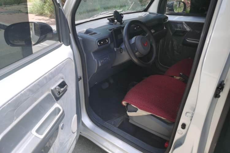 Used Wuling Zhiguang New Energy 2025 Standard Model Driver Seat