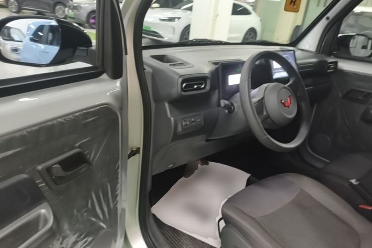 Used Wuling Zhiguang New Energy 2025 Standard Model Driver Seat