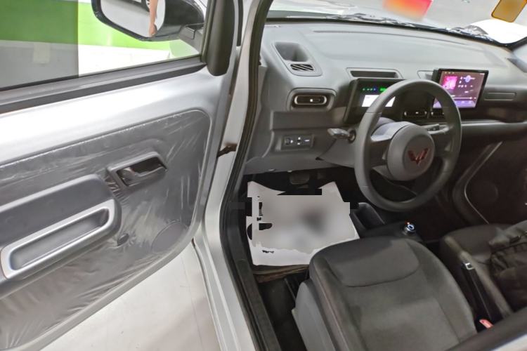 Used Wuling Zhiguang New Energy 2025 Standard Model Driver Seat