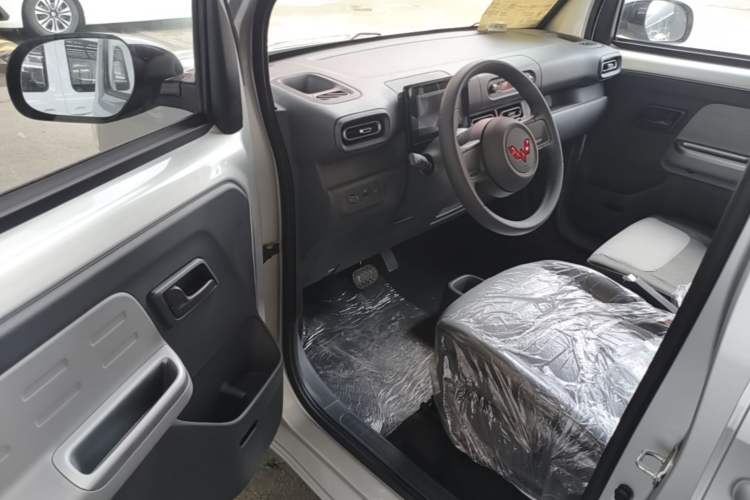 Used Wuling Zhiguang New Energy 2025 Model 305km Ambitious Edition Driver Seat
