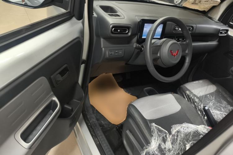 Used Wuling Zhiguang New Energy 2025 Model 305km Ambitious Edition Driver Seat