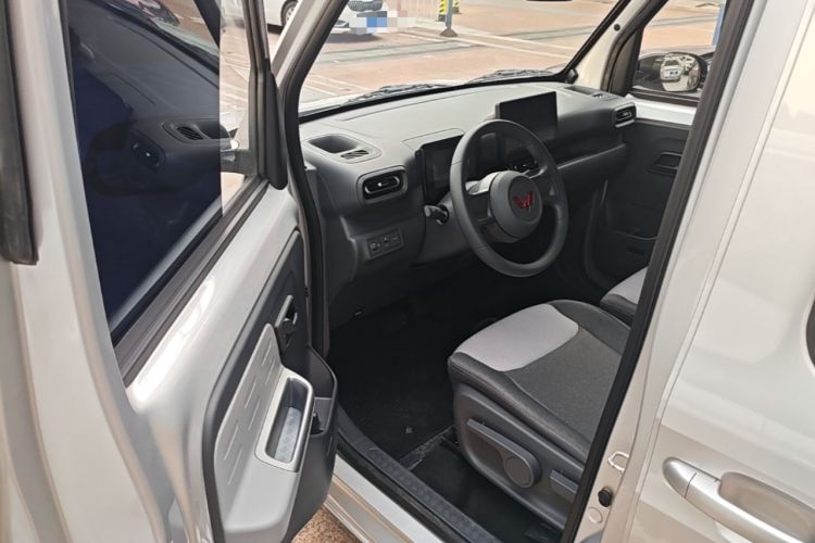Used Wuling Zhiguang New Energy 2025 Model 305km Ambitious Edition Driver Seat