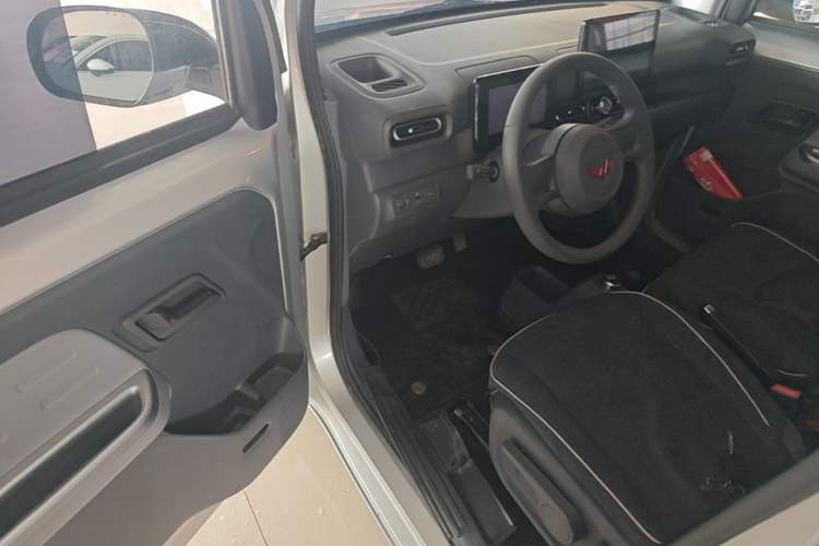 Used Wuling Zhiguang New Energy 2025 Model 305km Ambitious Edition Driver Seat
