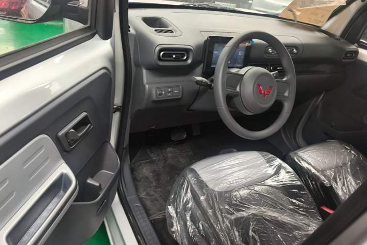 Used Wuling Zhiguang New Energy 2025 Model 305km Ambitious Edition Driver Seat