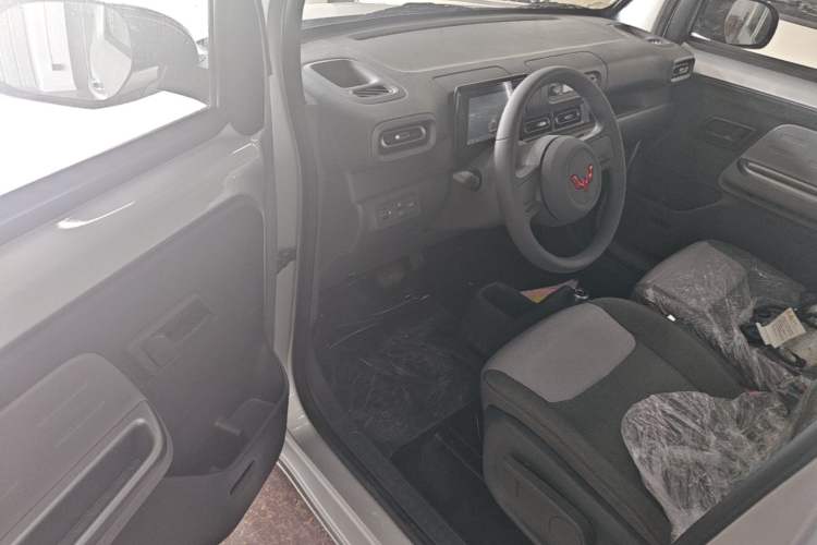 Used Wuling Zhiguang New Energy 2025 Model 305km Ambitious Edition Driver Seat
