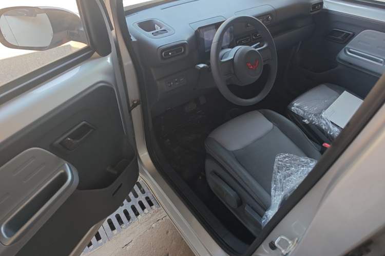 Used Wuling Zhiguang New Energy 2025 Model 305km Ambitious Edition Driver Seat