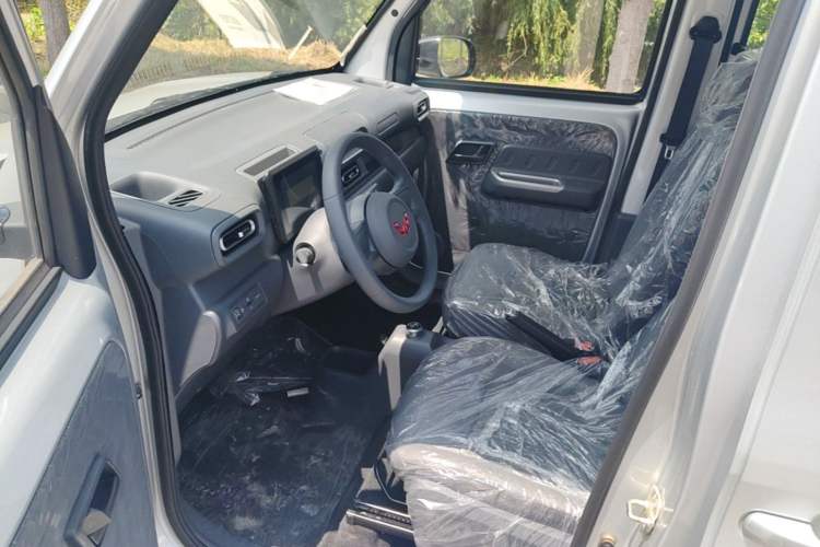 Used Wuling Zhiguang New Energy 2025 Standard Model Driver Seat