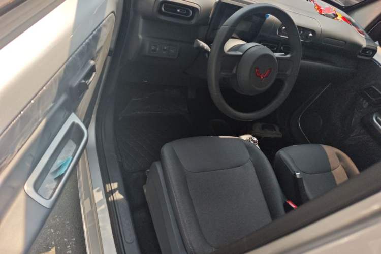 Used Wuling Zhiguang New Energy 2025 Standard Model Driver Seat
