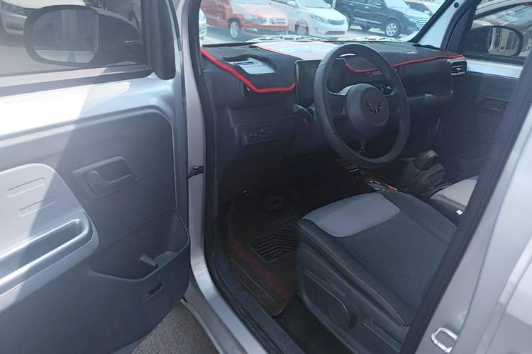 Used Wuling Zhiguang New Energy 2025 Model 305km Ambitious Edition Driver Seat
