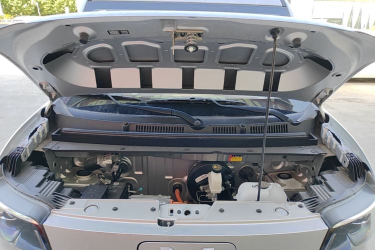 Used Wuling Zhiguang New Energy 2025 Comfort Model Engine Bay
