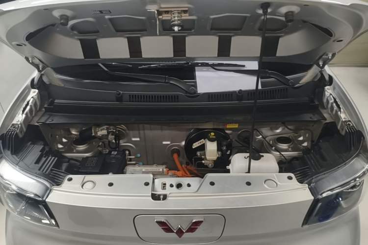 Used Wuling Zhiguang New Energy 2025 Standard Model Engine Bay