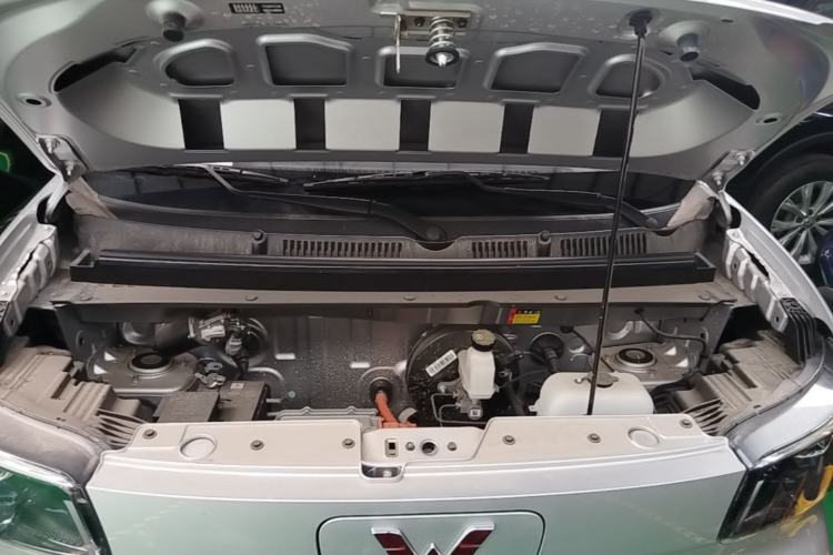 Used Wuling Zhiguang New Energy 2025 Model 305km Ambitious Edition Engine Bay