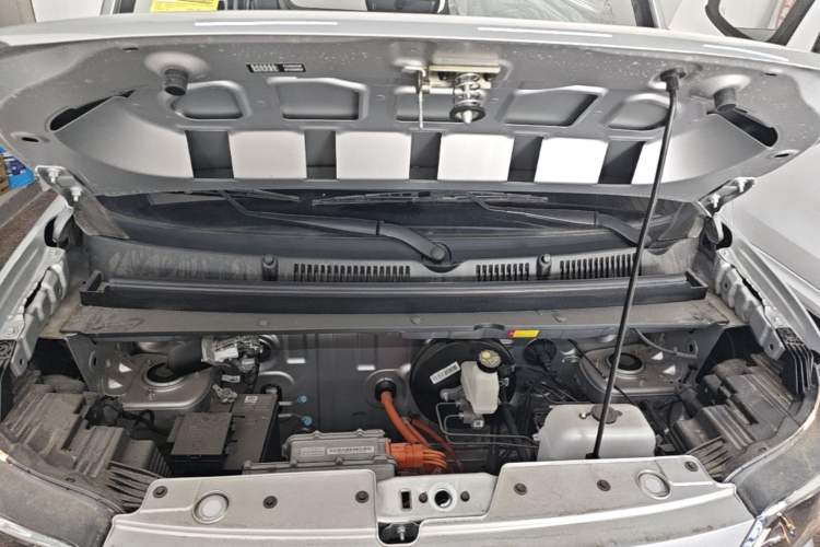 Used Wuling Zhiguang New Energy 2025 Comfort Model Engine Bay