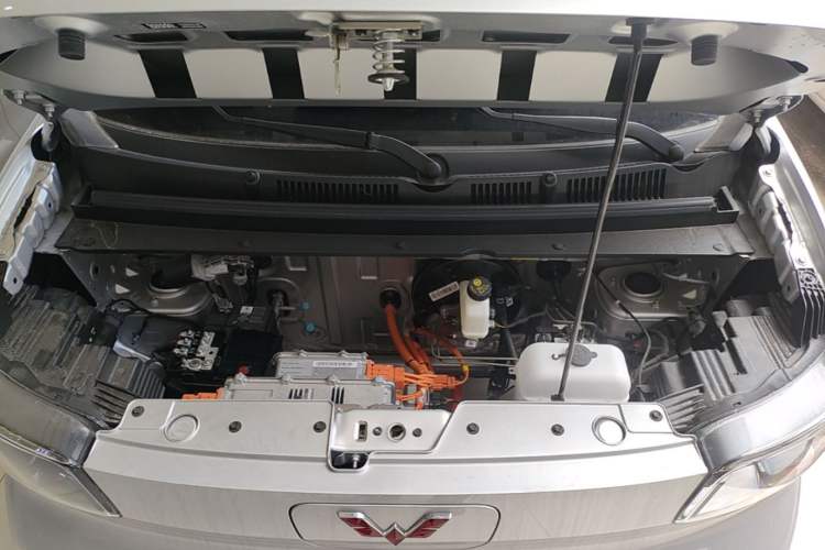Used Wuling Zhiguang New Energy 2025 Standard Model Engine Bay