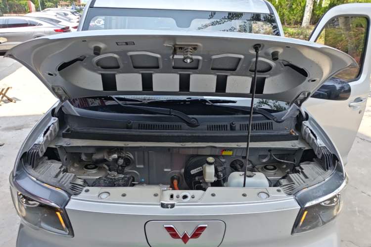 Used Wuling Zhiguang New Energy 2025 Standard Model Engine Bay