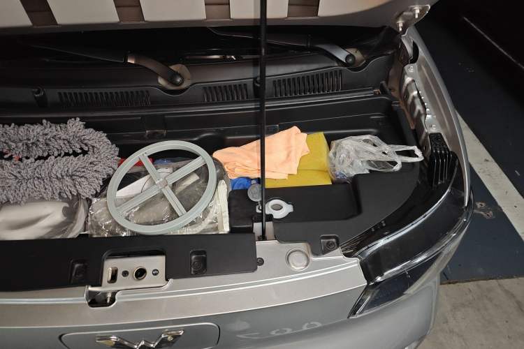Used Wuling Zhiguang New Energy 2025 Comfort Model Engine Bay Left