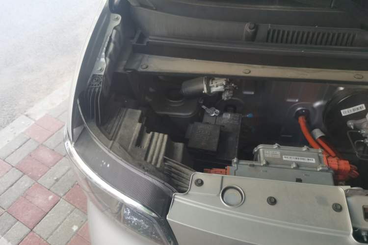 Used Wuling Zhiguang New Energy 2025 Model 305km Ambitious Edition Engine Bay Right
