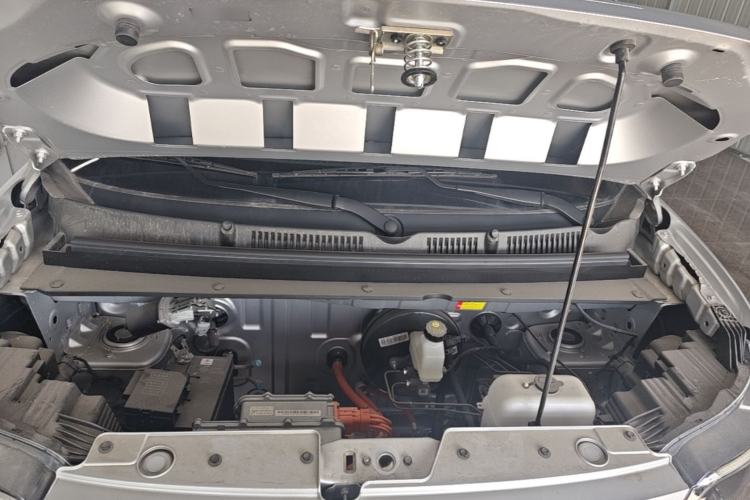 Used Wuling Zhiguang New Energy 2025 Model 305km Ambitious Edition Engine Bay