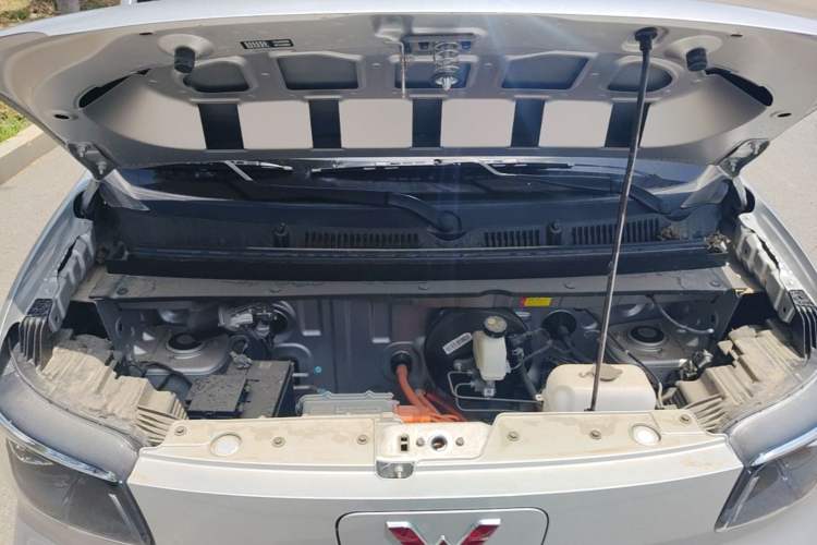 Used Wuling Zhiguang New Energy 2025 Standard Model Engine Bay
