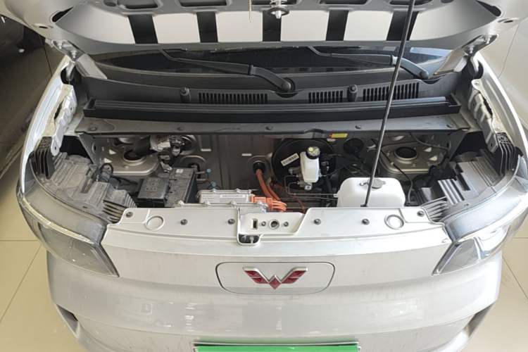Used Wuling Zhiguang New Energy 2025 Standard Model Engine Bay