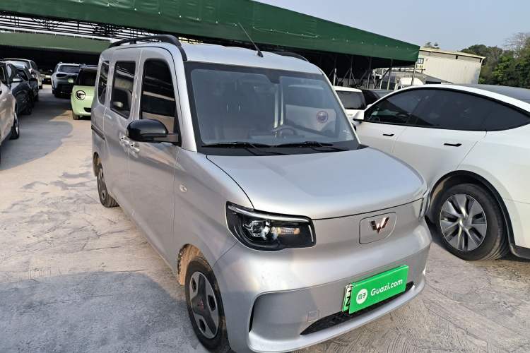 Used Wuling Zhiguang New Energy 2025 Comfort Model Exterior 1