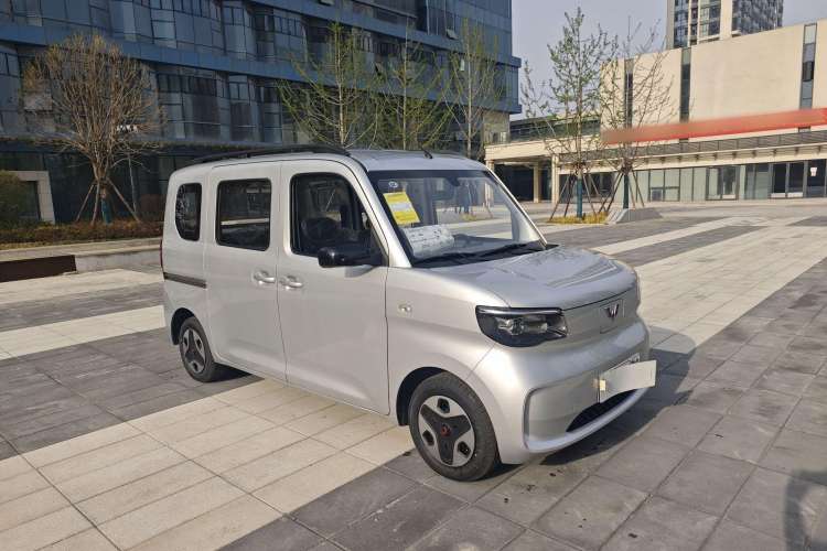 Used Wuling Zhiguang New Energy 2025 Comfort Model Exterior 1