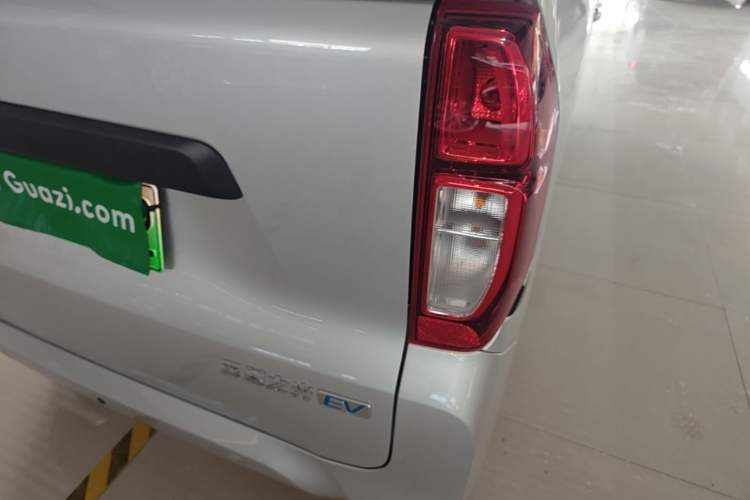 Used Wuling Zhiguang New Energy 2025 Model 305km Ambitious Edition Exterior 1