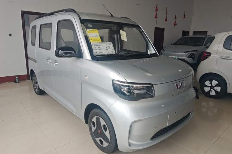 Used Wuling Zhiguang New Energy 2025 Comfort Model Exterior 1