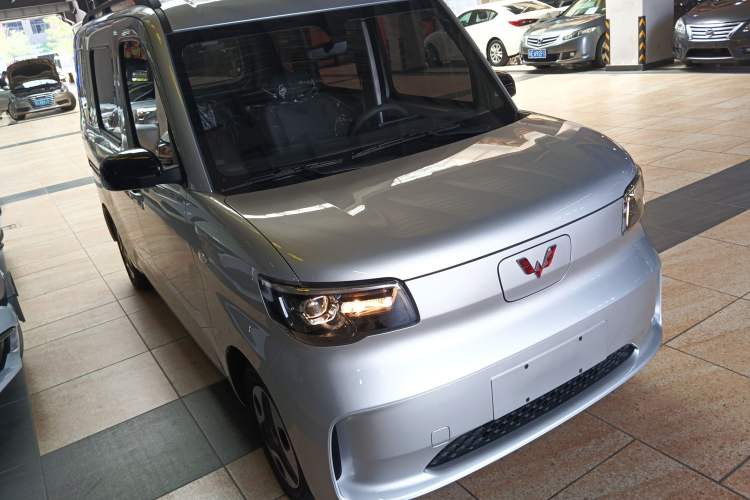 Used Wuling Zhiguang New Energy 2025 Comfort Model Exterior 2