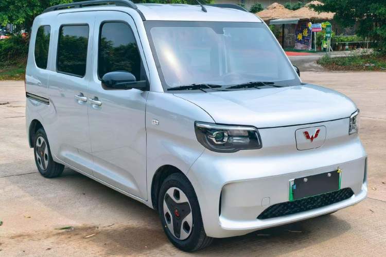 Used Wuling Zhiguang New Energy 2025 Comfort Model Exterior 2