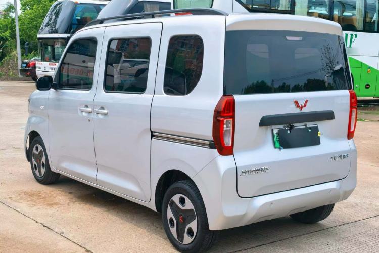 Used Wuling Zhiguang New Energy 2025 Comfort Model Exterior 3