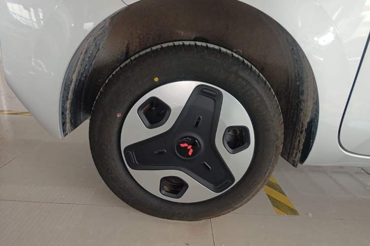 Used Wuling Zhiguang New Energy 2025 Model 305km Ambitious Edition Exterior 3