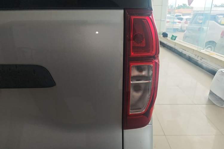 Used Wuling Zhiguang New Energy 2025 Comfort Model Exterior 3