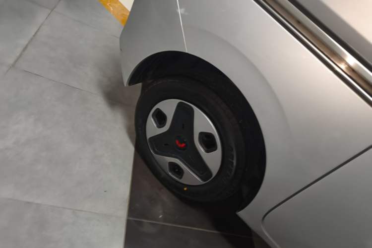 Used Wuling Zhiguang New Energy 2025 Comfort Model Exterior 4