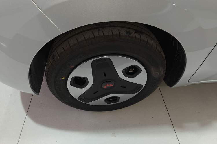 Used Wuling Zhiguang New Energy 2025 Model 305km Ambitious Edition Exterior 4