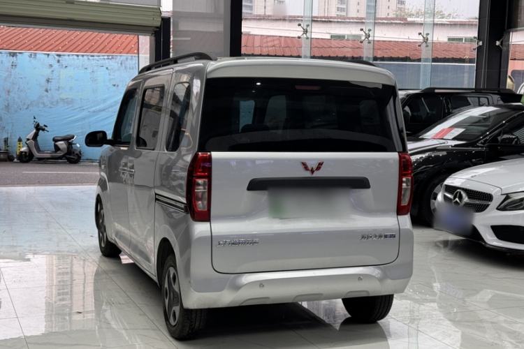 Used Wuling Zhiguang New Energy 2025 Comfort Model Exterior 4
