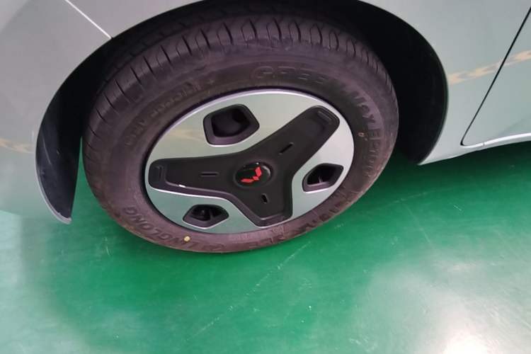 Used Wuling Zhiguang New Energy 2025 Model 305km Ambitious Edition Exterior 4