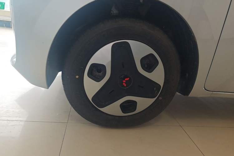 Used Wuling Zhiguang New Energy 2025 Comfort Model Exterior 4