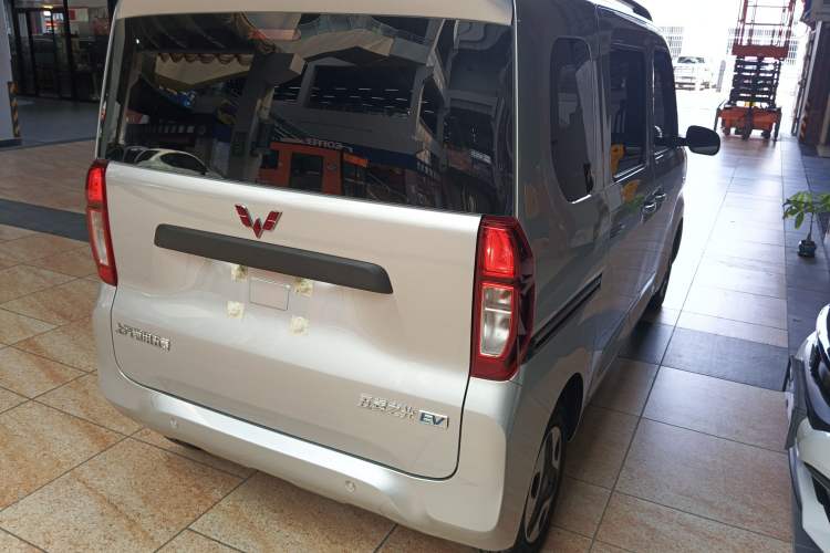 Used Wuling Zhiguang New Energy 2025 Comfort Model Exterior 5